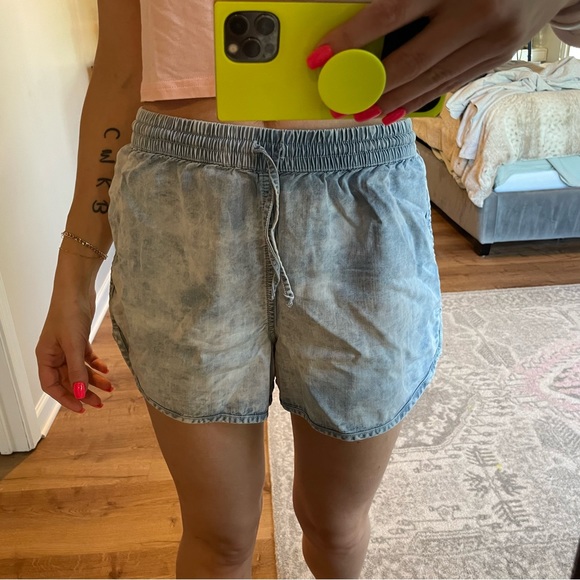 Womens Juicy Couture relaxed fit elastic waist jean shorts - Picture 5 of 9